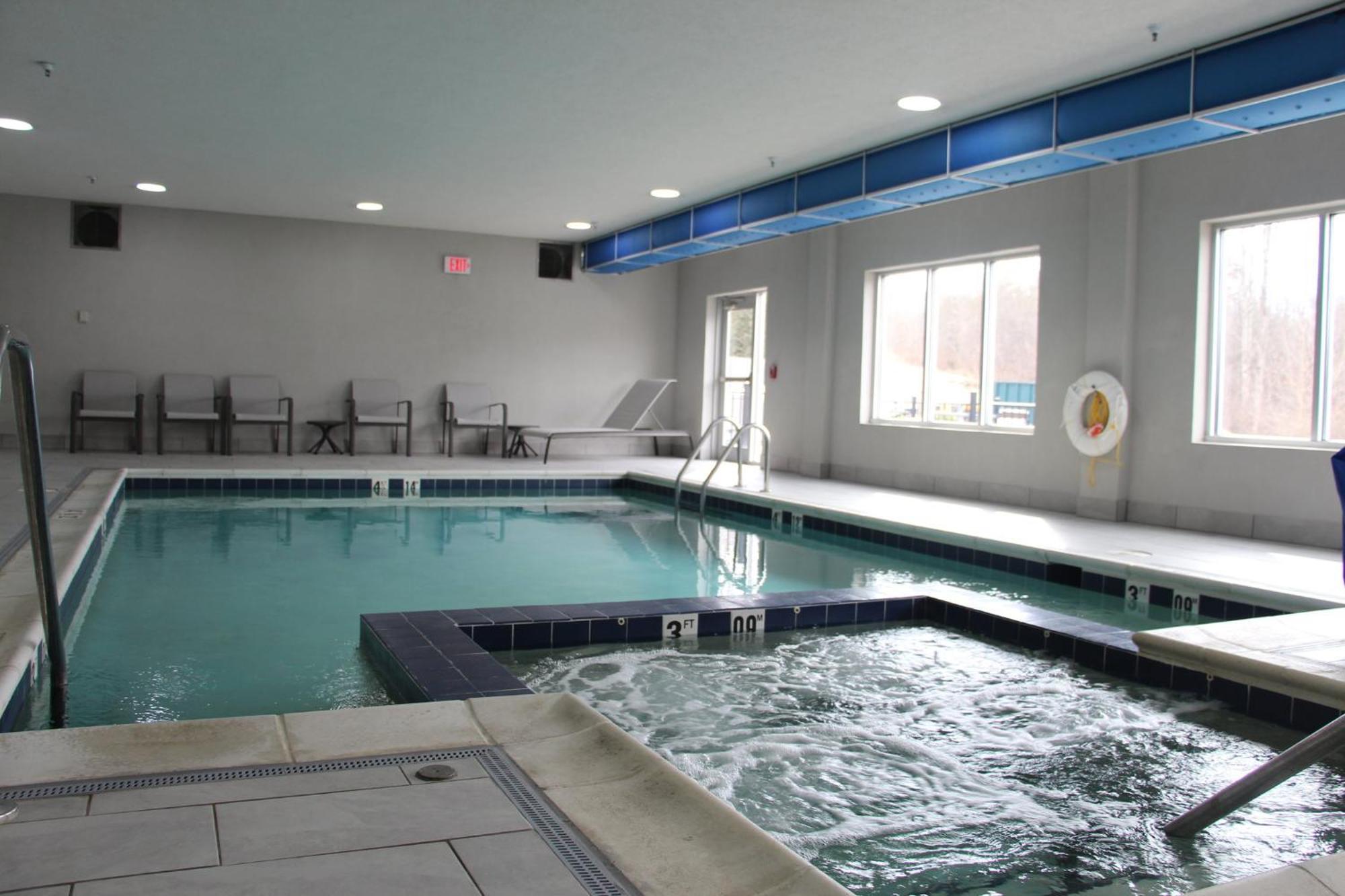 Holiday Inn Express & Suites Wytheville By Ihg Exteriör bild