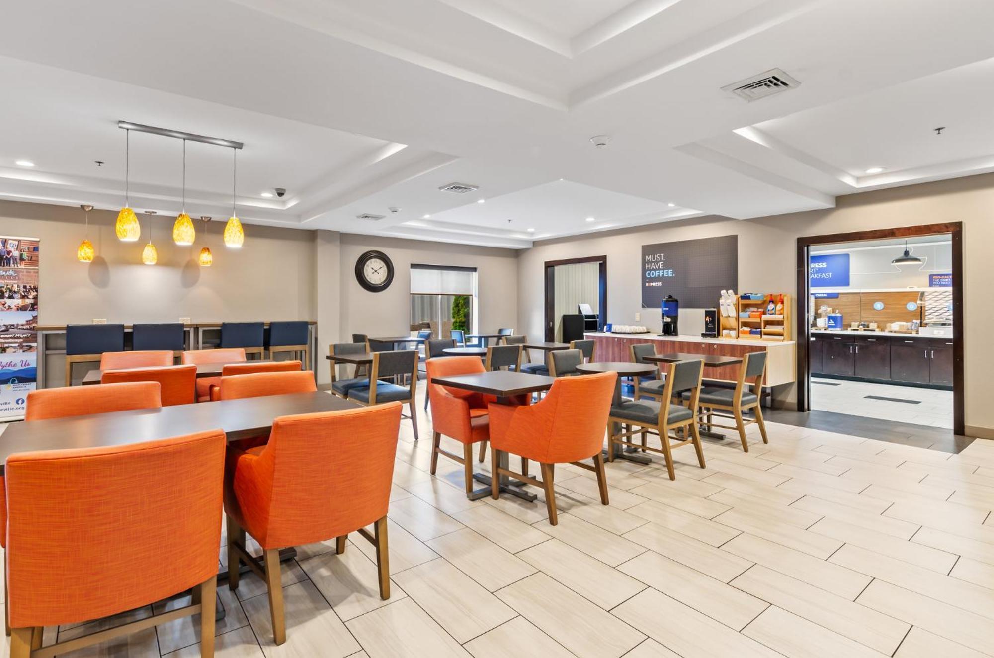 Holiday Inn Express & Suites Wytheville, An Ihg Hotel Exteriör bild