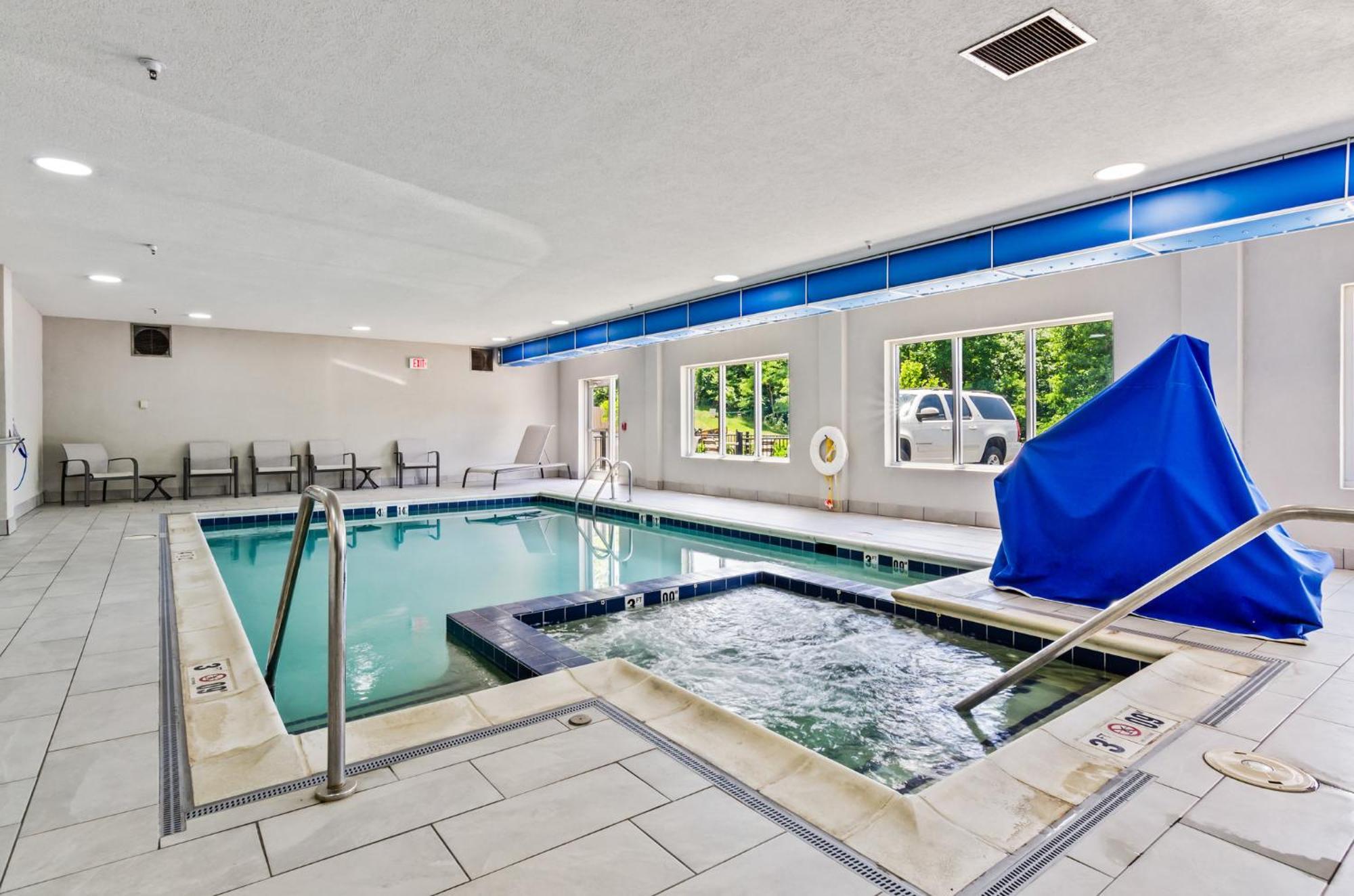 Holiday Inn Express & Suites Wytheville By Ihg Exteriör bild